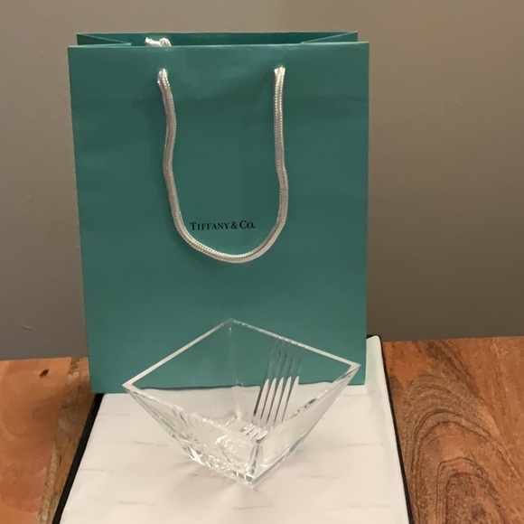 NWT Tiffany & Co. Vintage Crystal Bowl - Picture 7 of 11